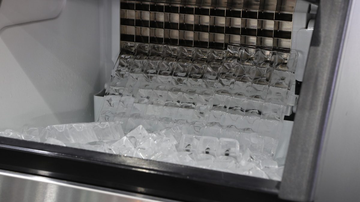 What are the Differences Between Air & Water-cooled Ice Cube Machines?