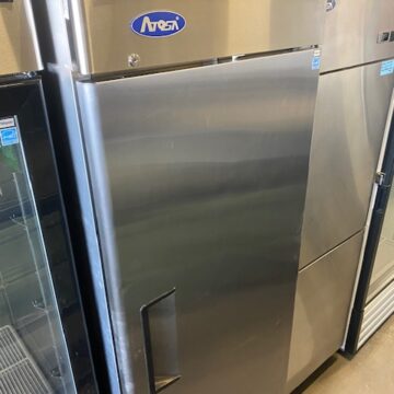 Stainless steel single door upright cooler with top vent