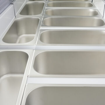 13 pan gelato dipping cabinet with flat sneeze guard pans