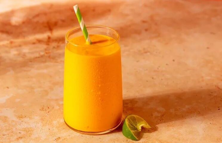 mango lassi drink with lime
